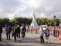 Buckingham Palace - Victoria's statue